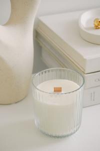 ŚWIECA SOJOWA w ryflowanym szkle 270 ml