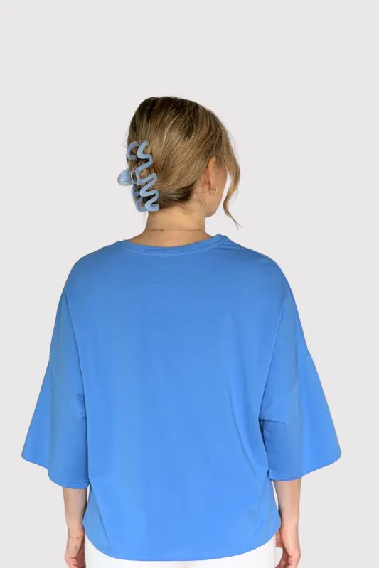 Pudełkowy T-SHIRT AERIS - niebieski