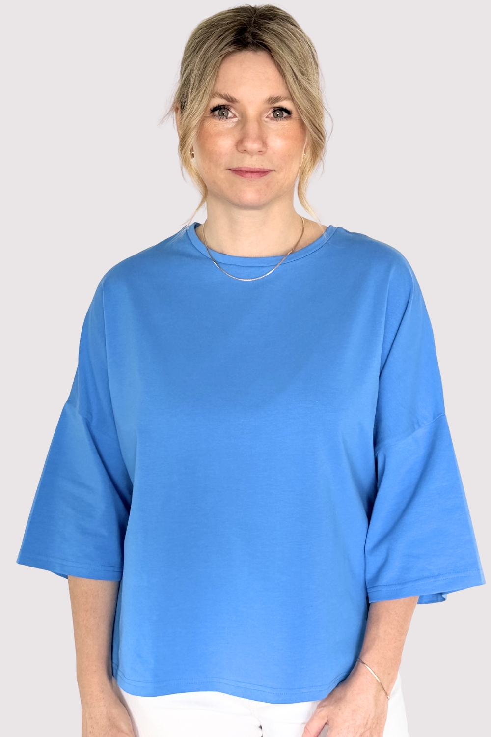 Pudełkowy T-SHIRT AERIS - niebieski