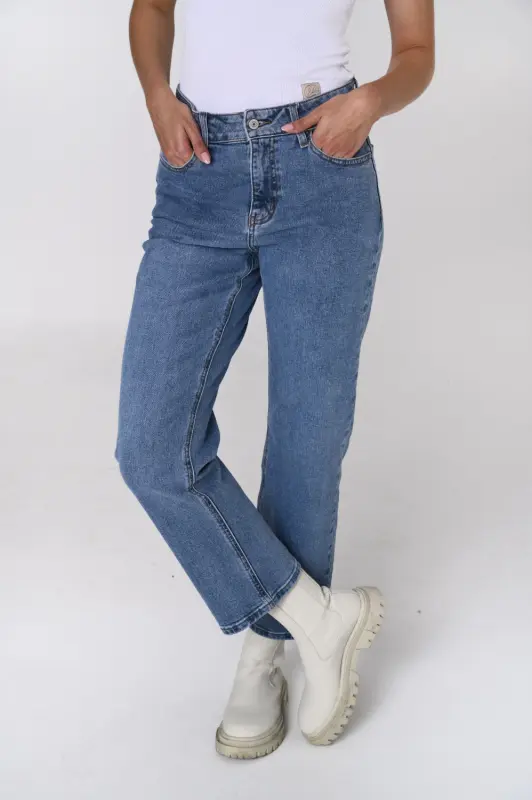 Jeansy SARA straight leg z wysokim stanem – niebieskie