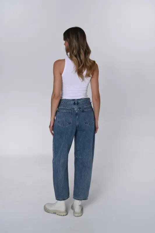 Jeansy NELA barrel leg – niebieskie