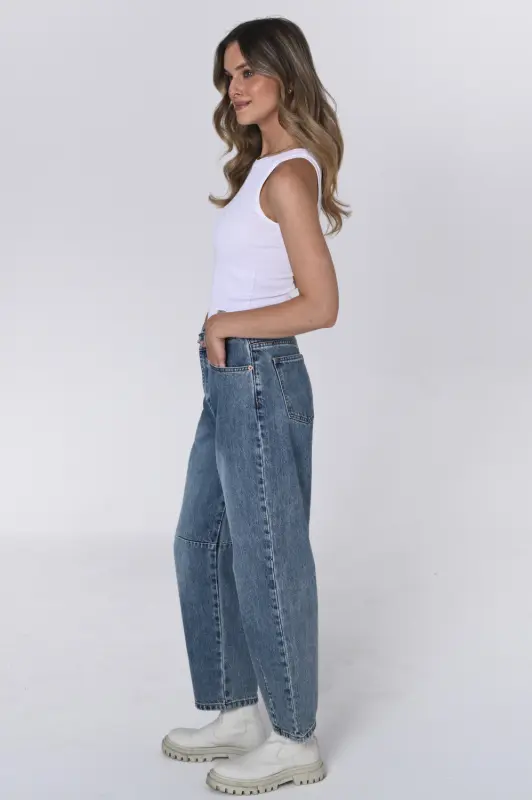 Jeansy NELA barrel leg – niebieskie