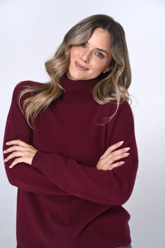 Sweter ELLA z golfem z wełny merino – bordo