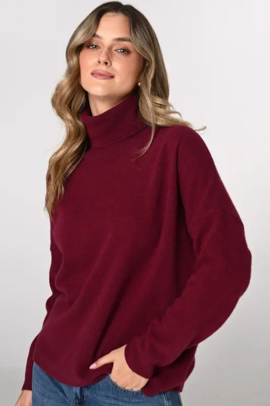 Sweter ELLA z golfem z wełny merino – bordo