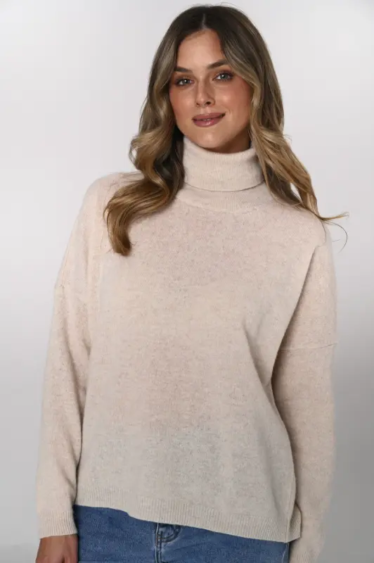 Sweter ELLA z golfem z wełny merino – beż